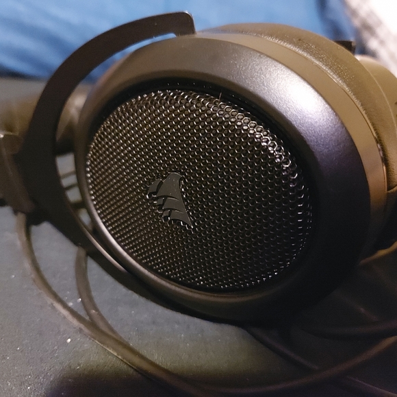Corsair Headphones - Picture 2 of 2